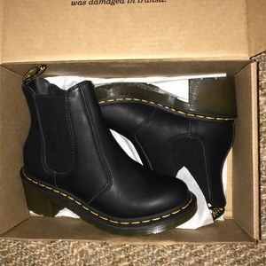 NWT Dr Martens Chelsea Boots